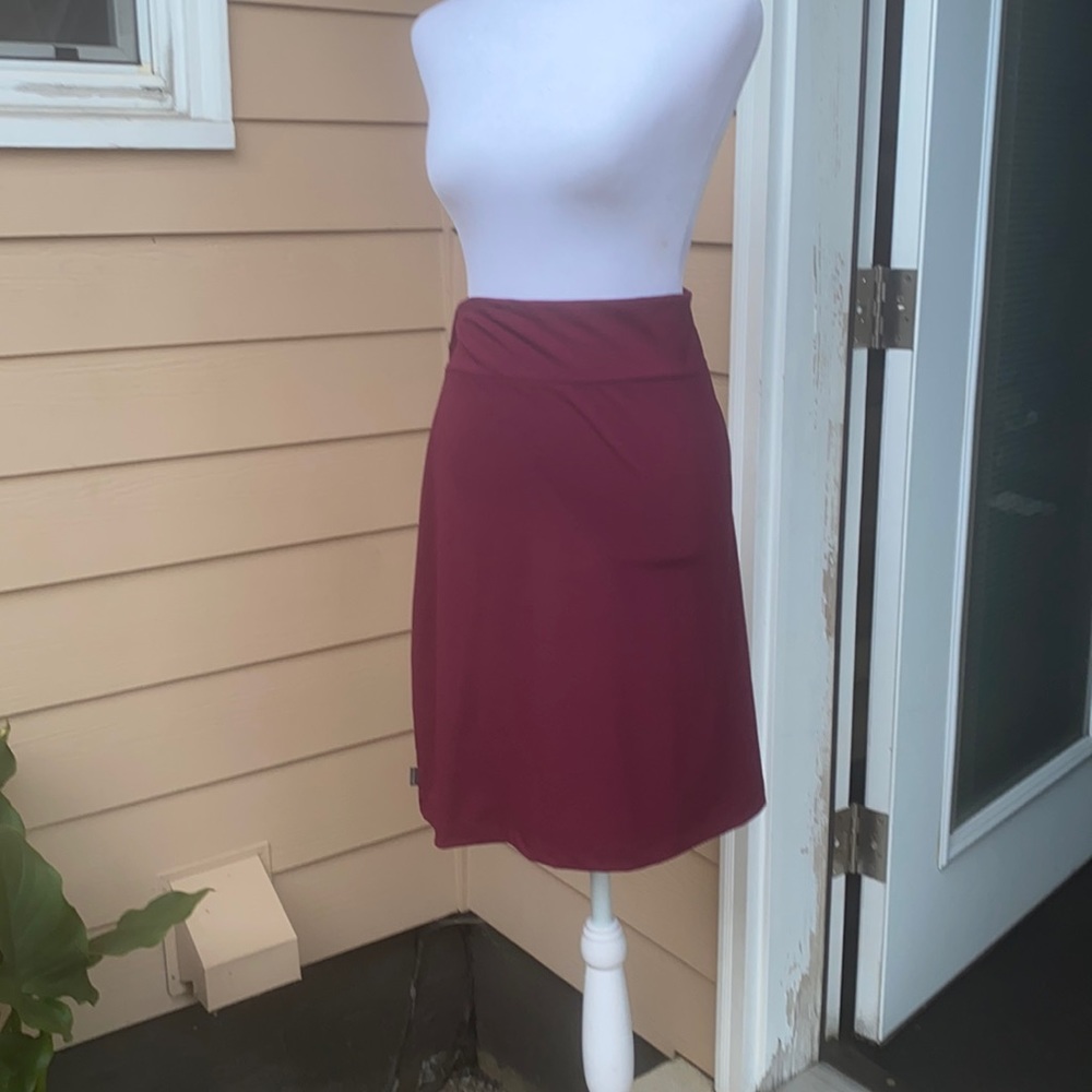Brand new Eddie Bauer top and skirt set
